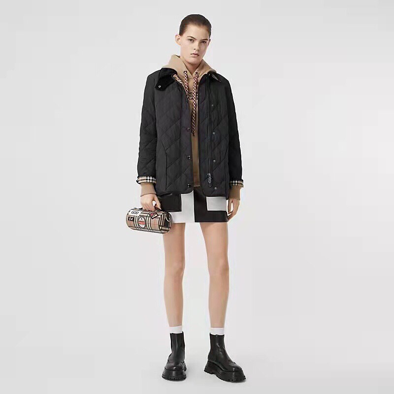 Burberry 다이아몬드 퀼팅 반 재킷