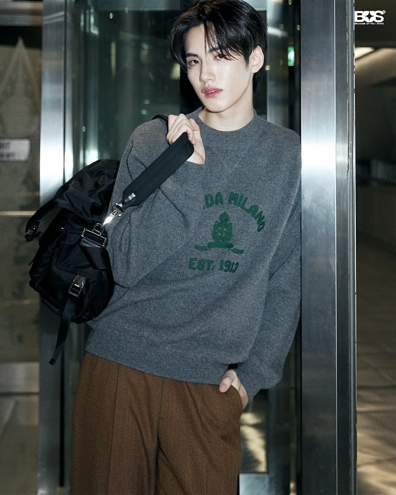 프라다 자수 크루넥 스웨터