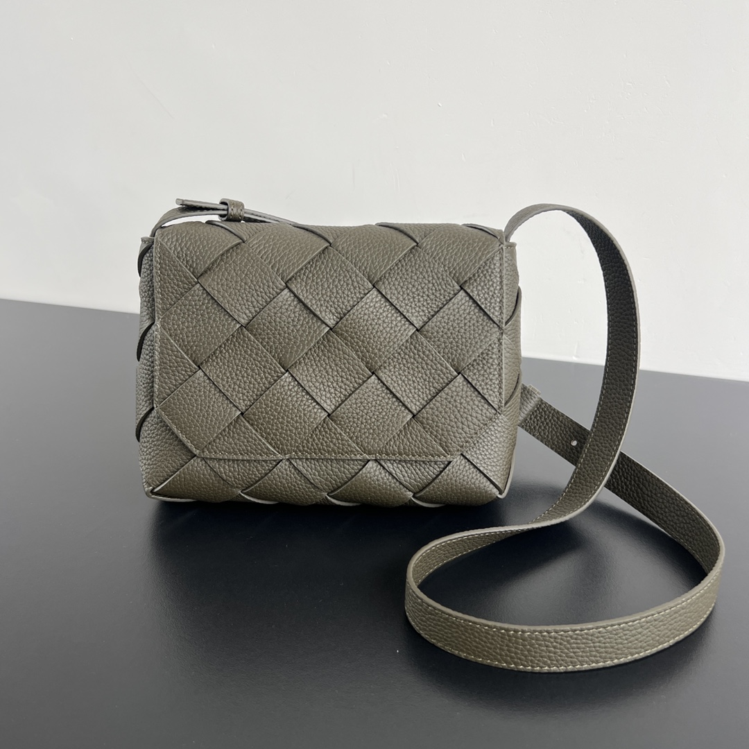 보테가베네타  Diago 크로스바디 백 795637 22.5x16.5x5.5cm