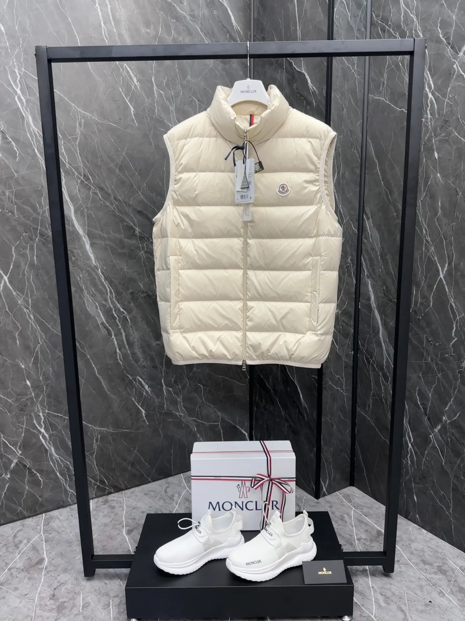 CONTRIN 다운 베스트