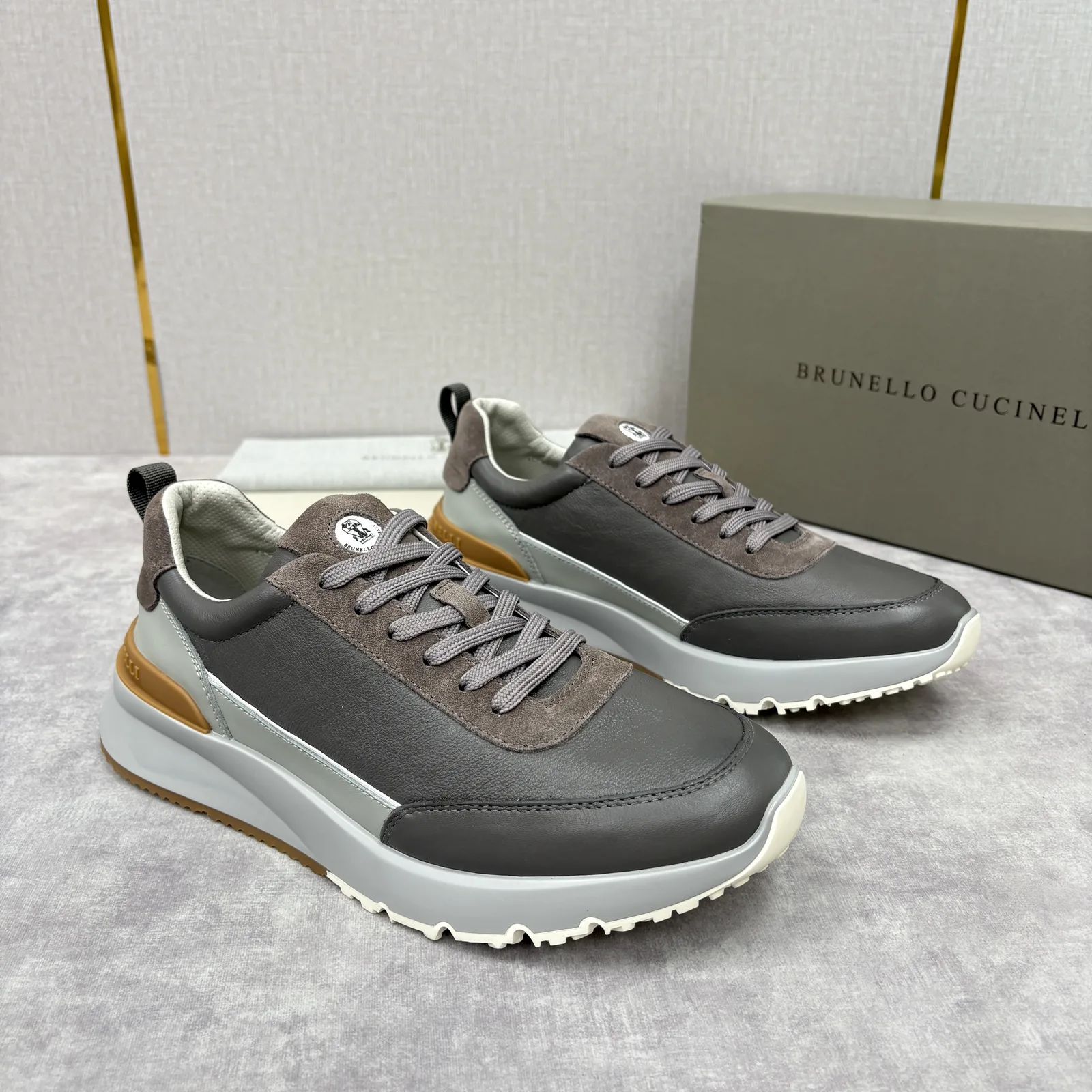 Brunello Cucinelli 로우탑 스니커즈