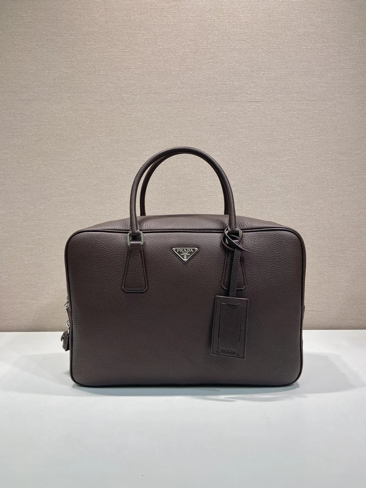 프라다 AW25 브리프케이스 2VE027 40x28x12.5cm