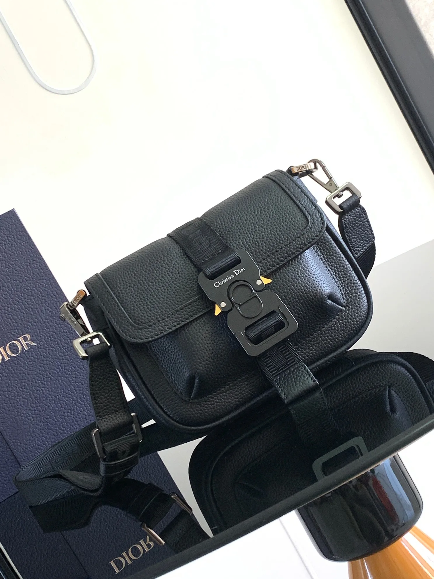 dior 히트 더 로드 미니백 2ESCA458CDP 19 x 11 x 4cm