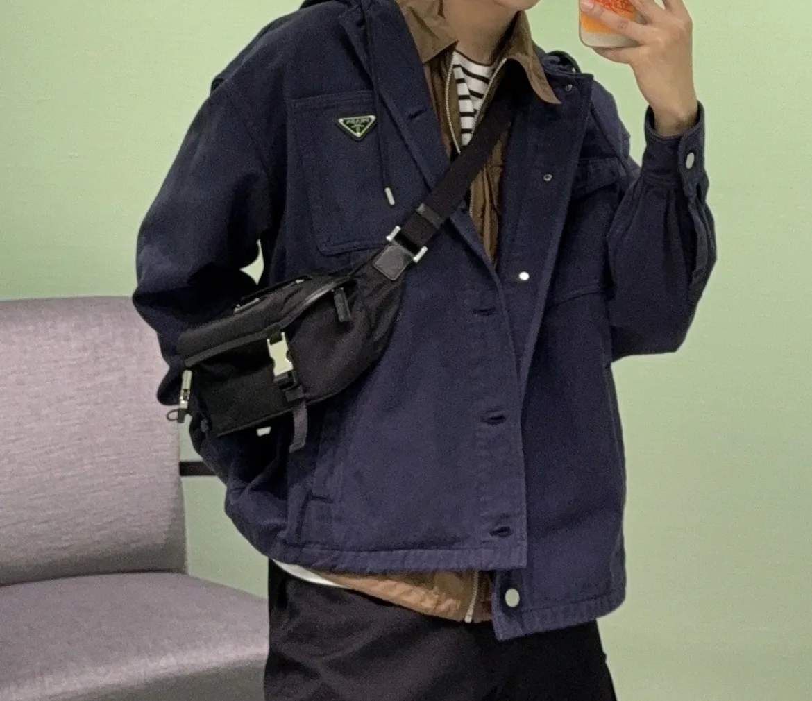프라다 후드 점퍼