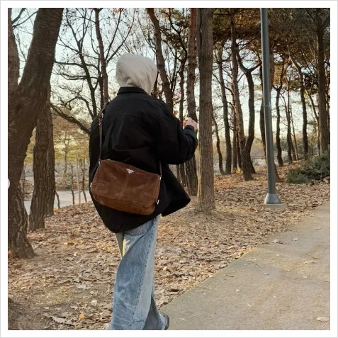 프라다 스웨이드 숄더백 2VH187 35*22*12cm