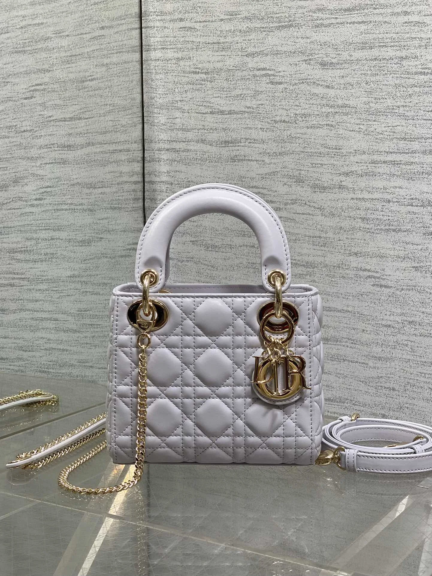 디올 레이디 미니 램스킨 M0505ONGE 17 x 15 x 7 cm