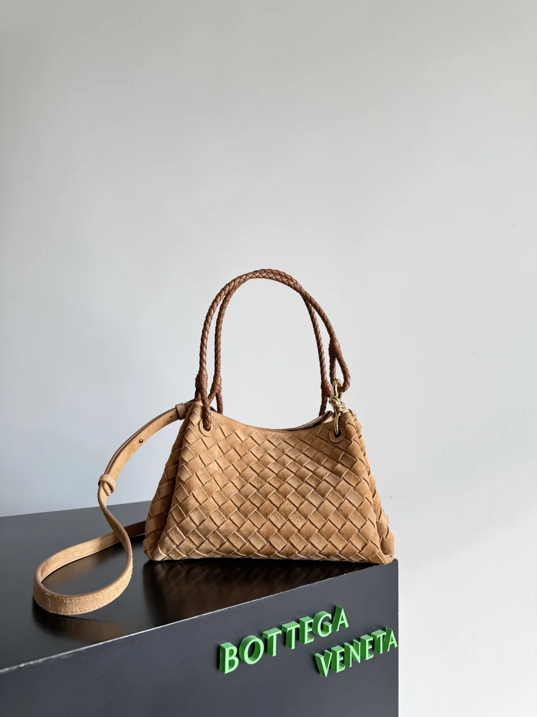 보테가 베네타 패러슈트 숄더 백 835921  29.5*18.5*17.5cm