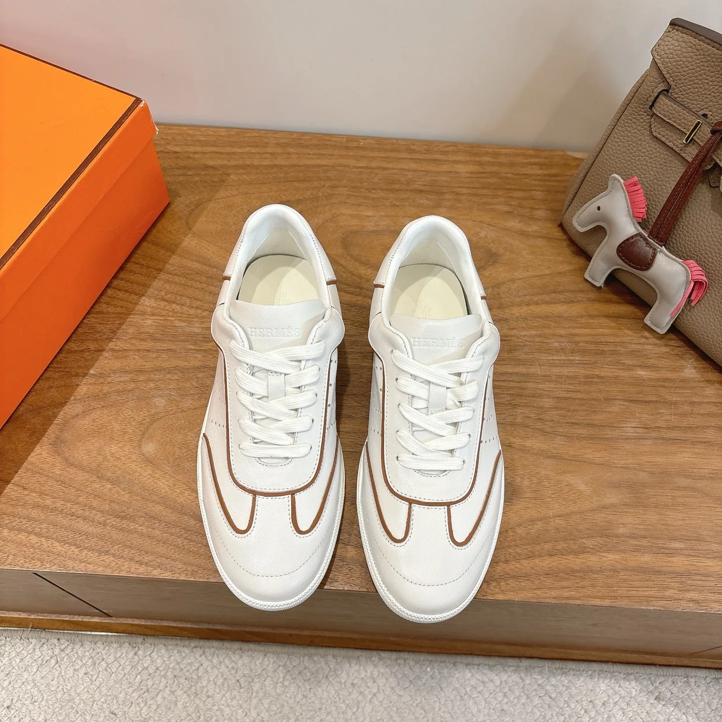 에르메스 Eclair  스니커즈