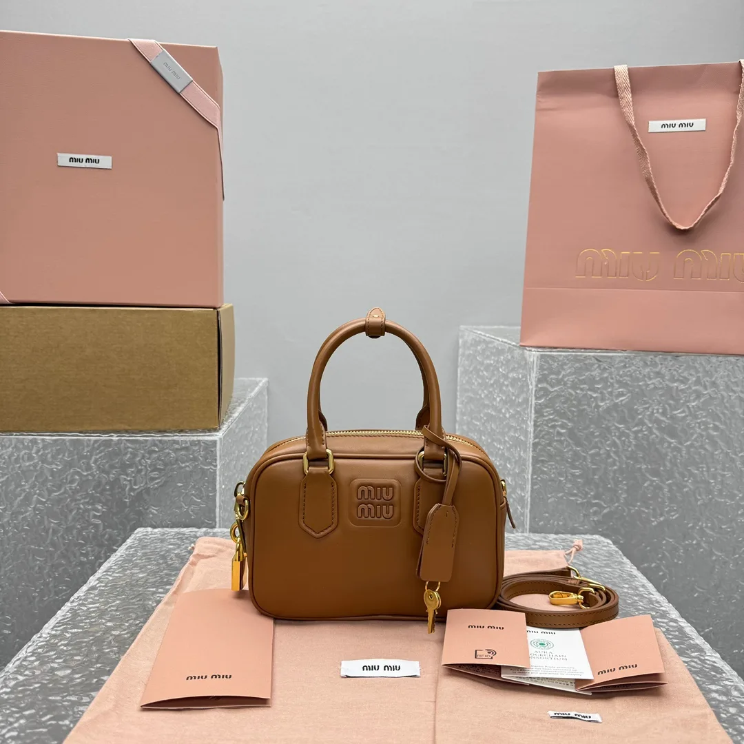 Miu Miu Arcadie Small leather tote bag 19x  13 x 6 cm