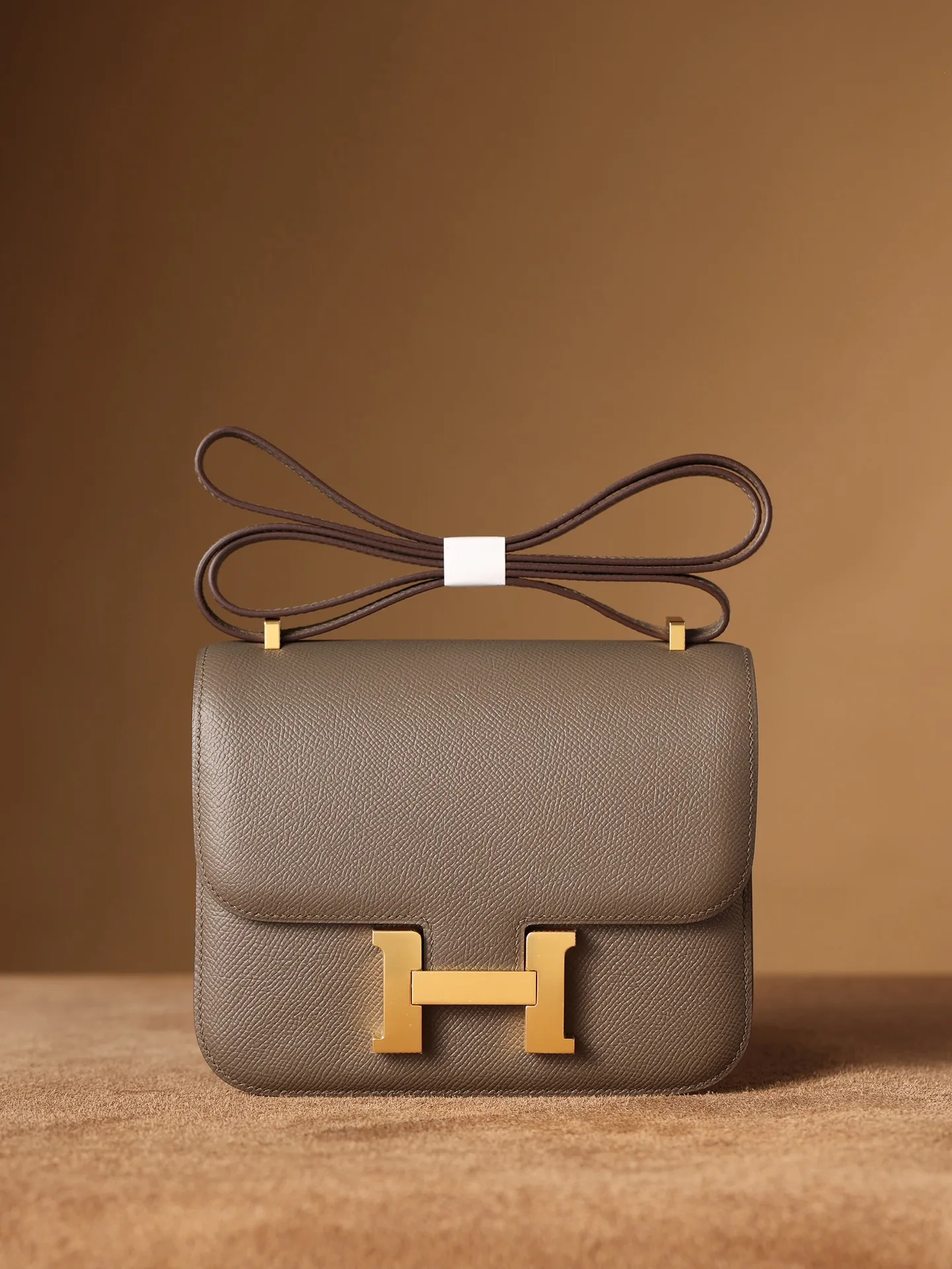 M9 Hermès Constance 18