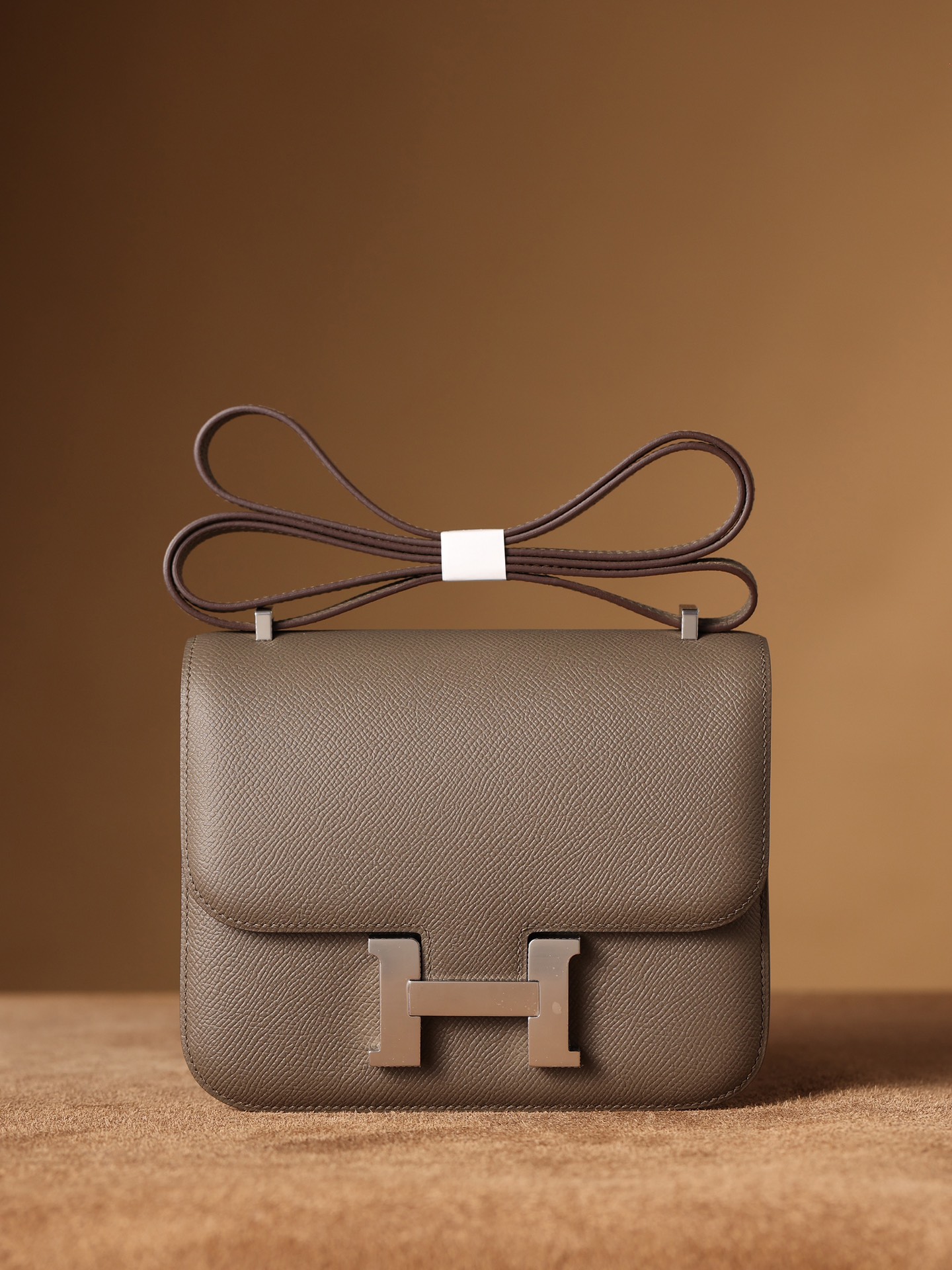 M9 Hermès Constance 19