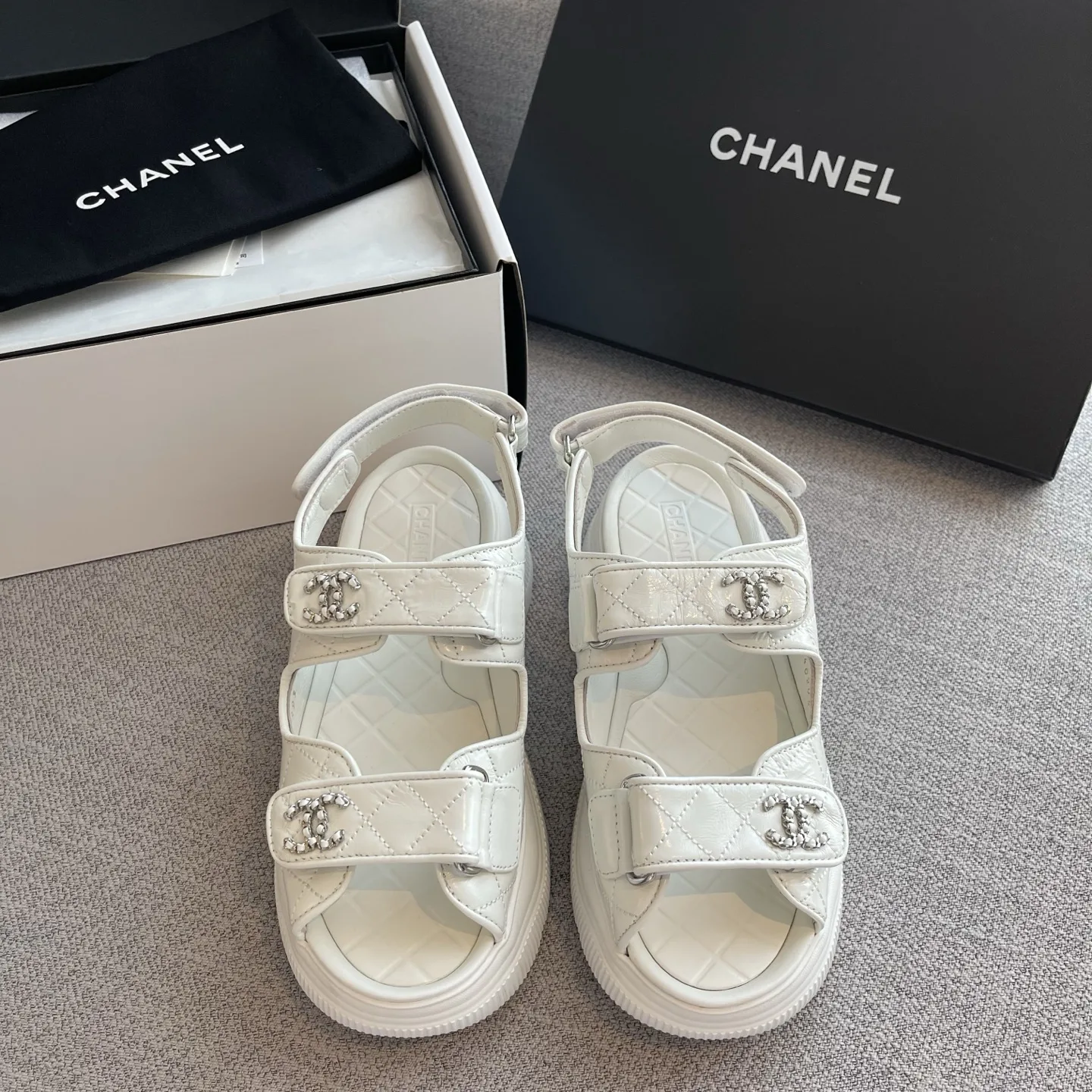 유광 벨크로 샌들 25FW G46293