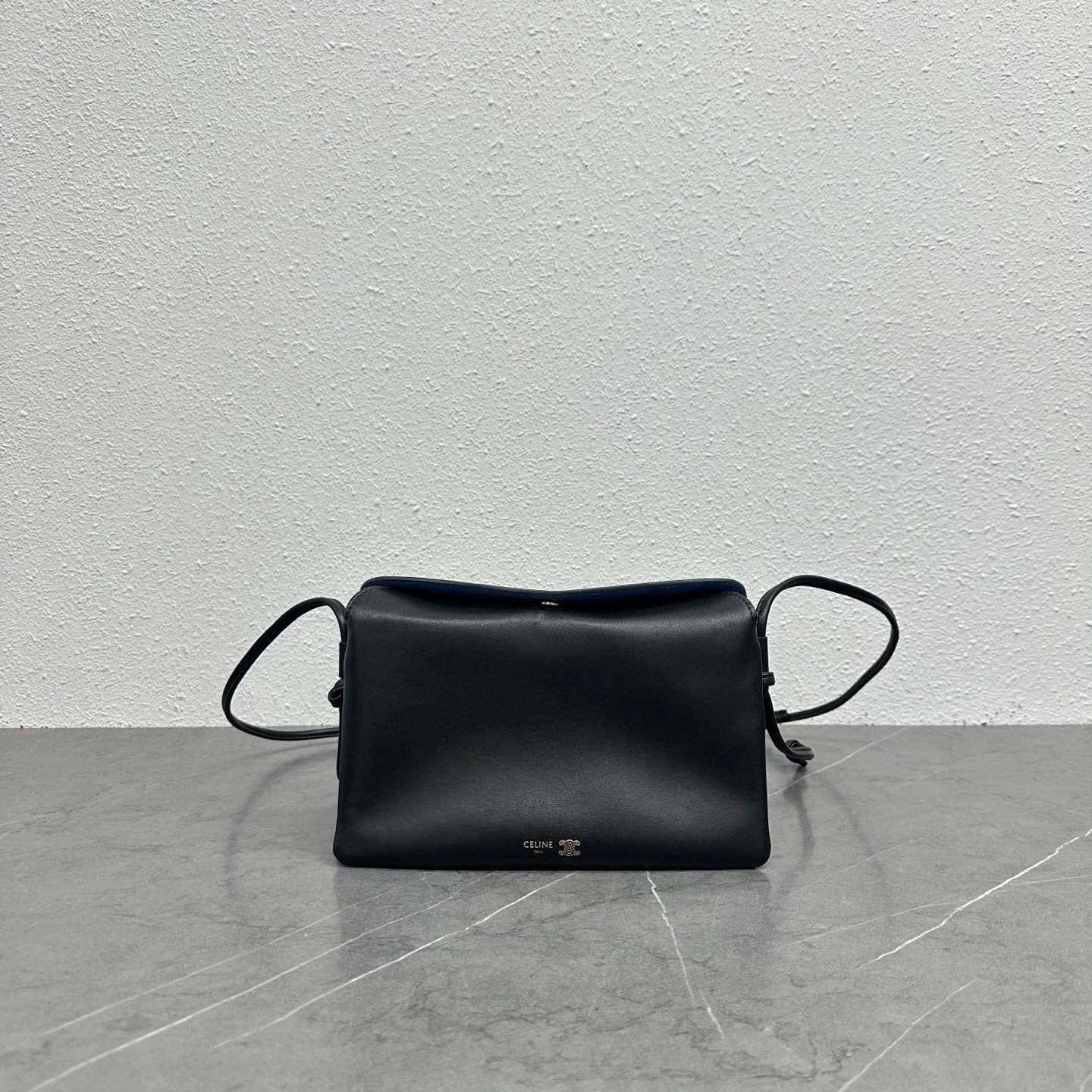 Trio Flap bag 100862  22x14x4