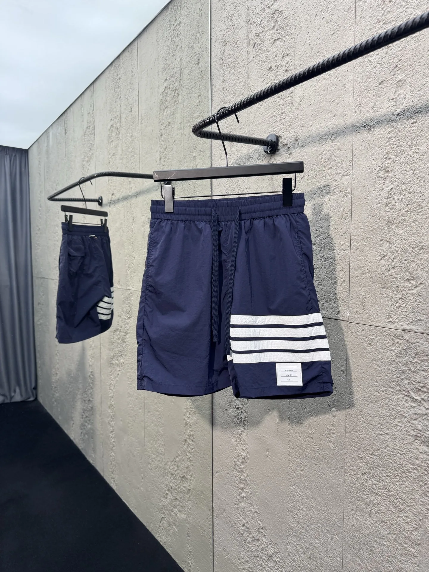 Thom Browne 4 바 스트라이프 쇼츠