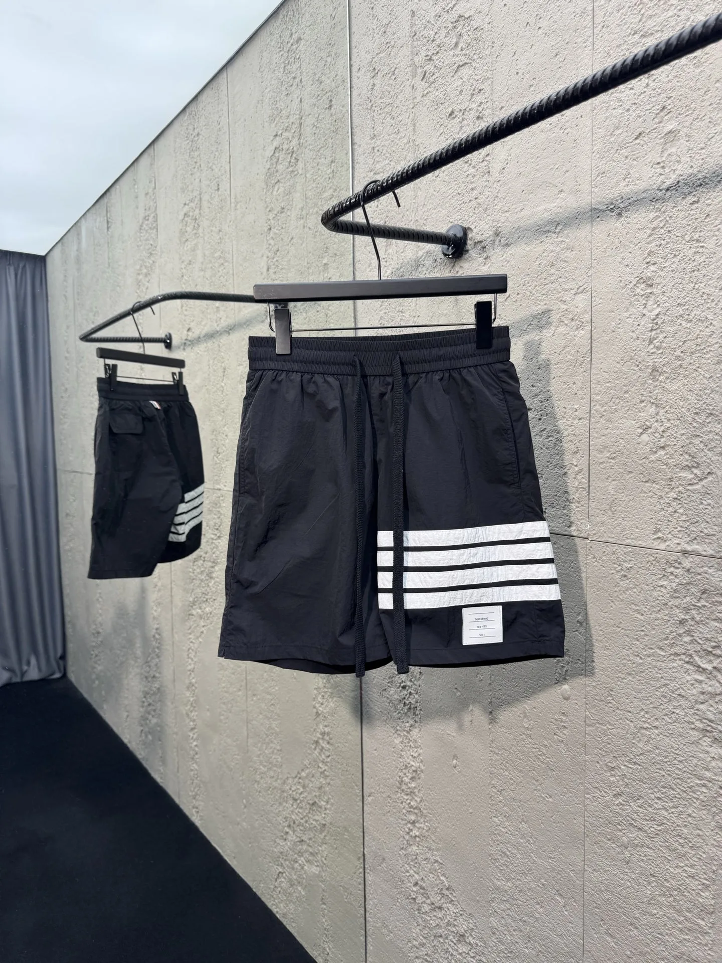 Thom Browne 4 바 스트라이프 쇼츠