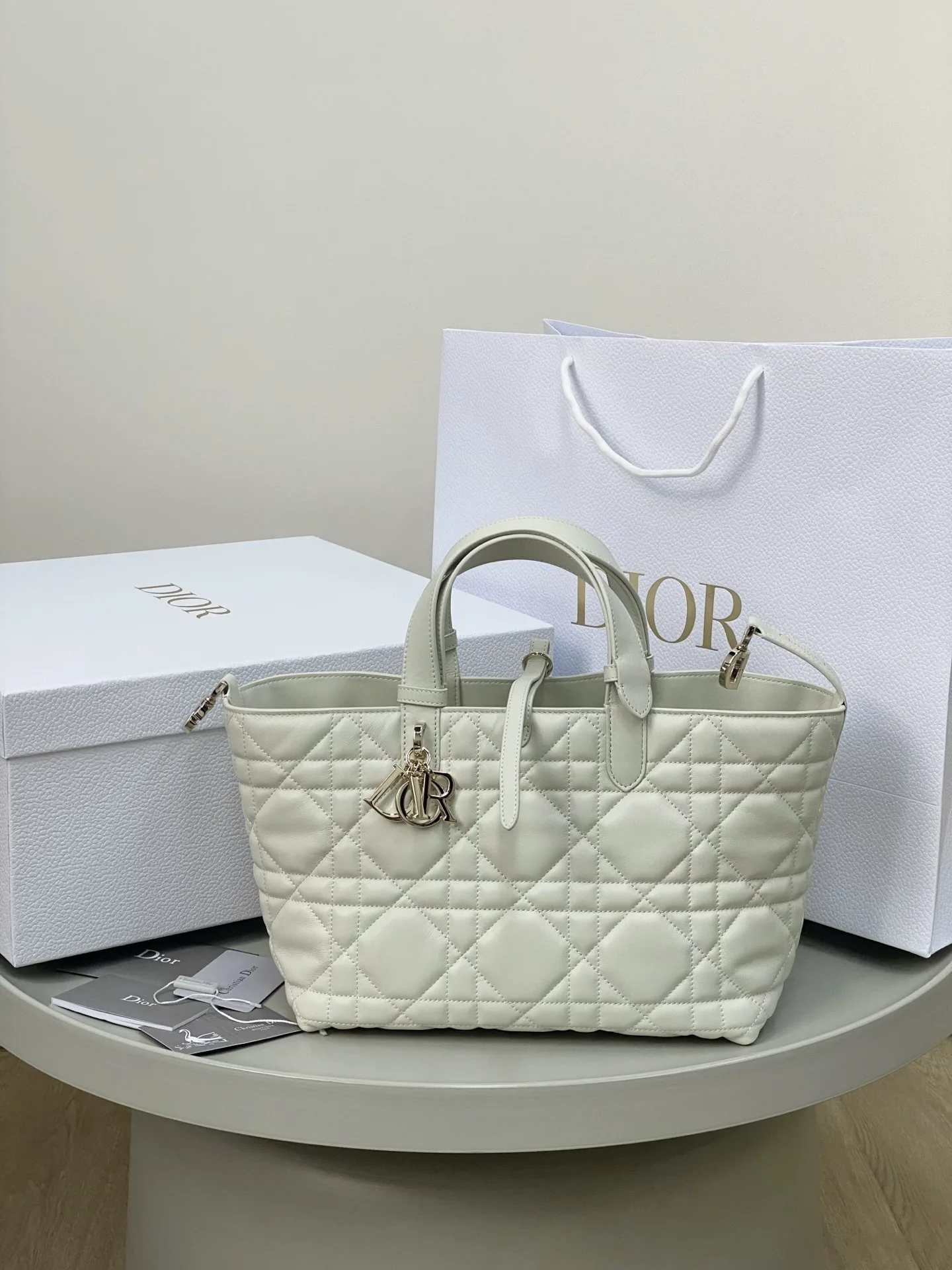 디올 Dior Toujours 미디엄 뚜주흐 백  28.5×19×21.5cm