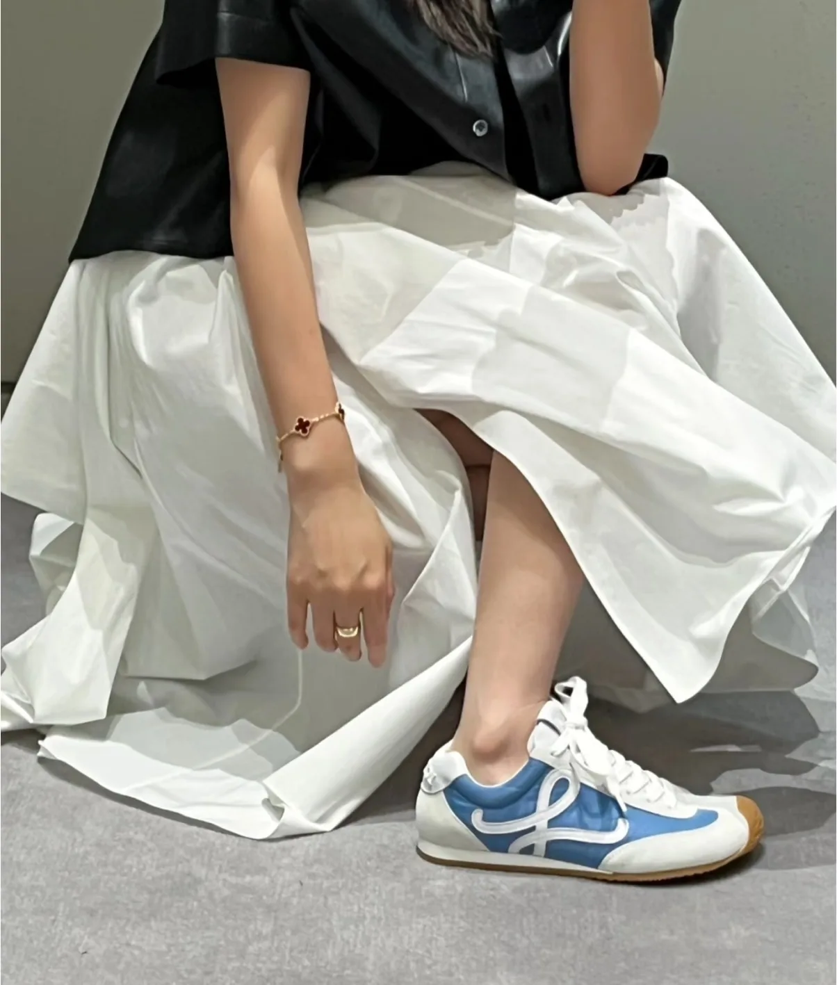 LOEWE 로고 디테일 스니커즈