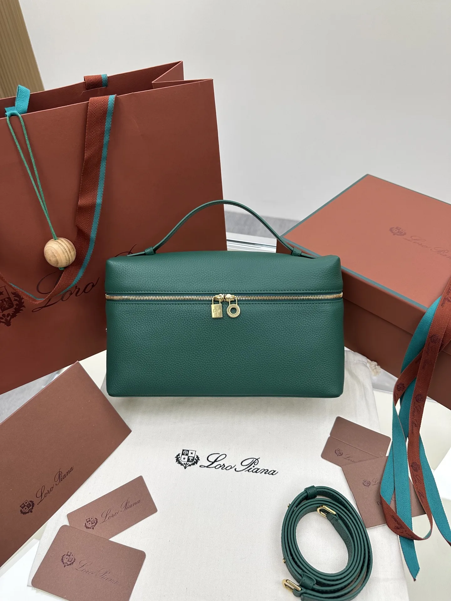 로로피아나 Extra Pocket L27