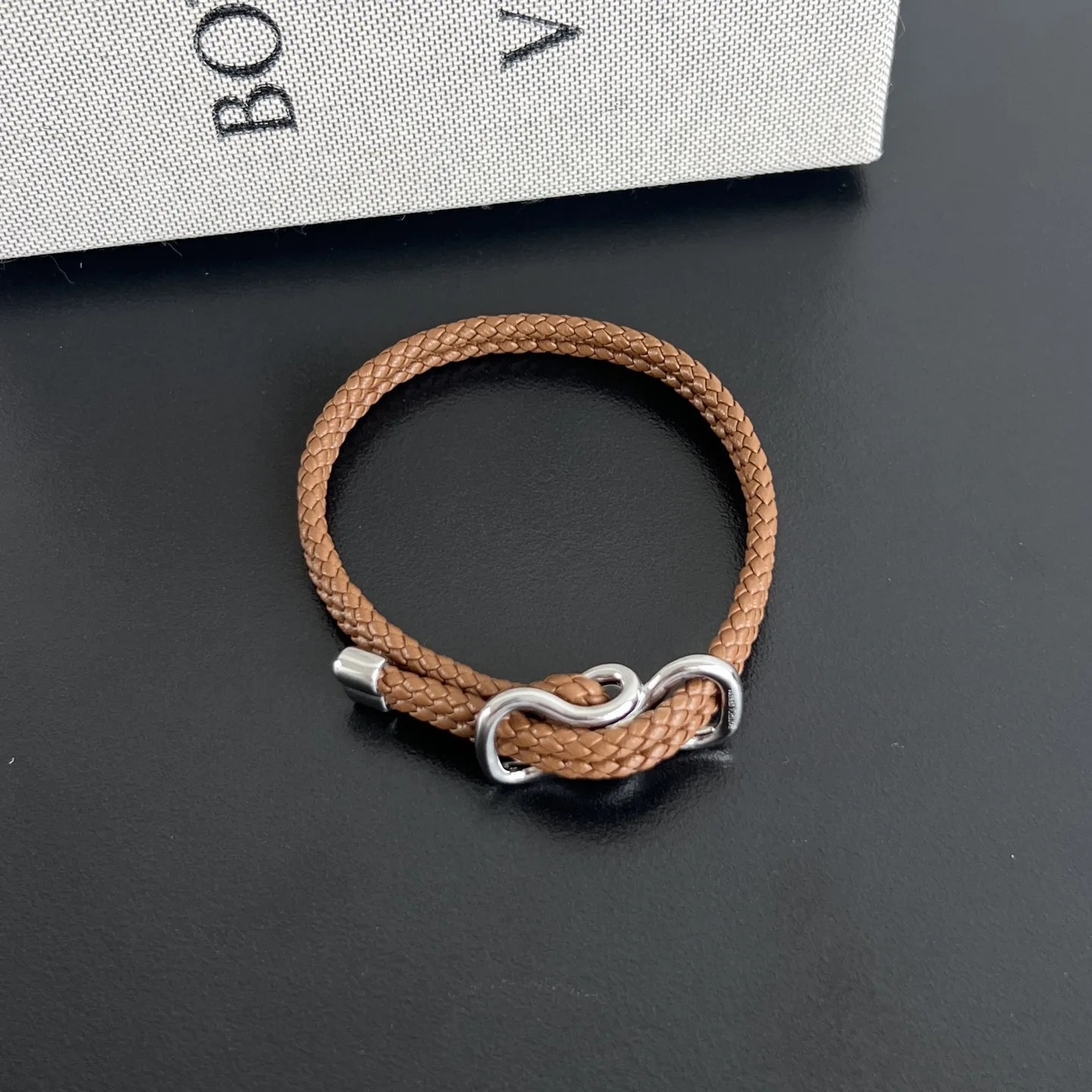 보테가베네타   브레이드 나파 가죽 브레이슬릿   19cm