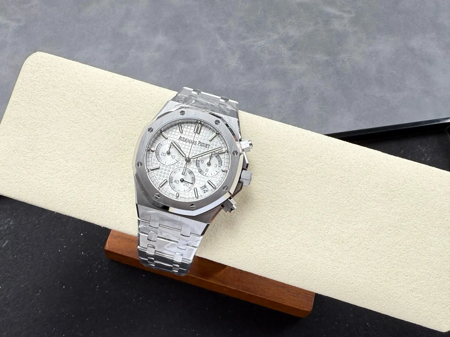 DDF l 41mm l 4401 무브먼트  l 오데마피게 로얄오크 26240