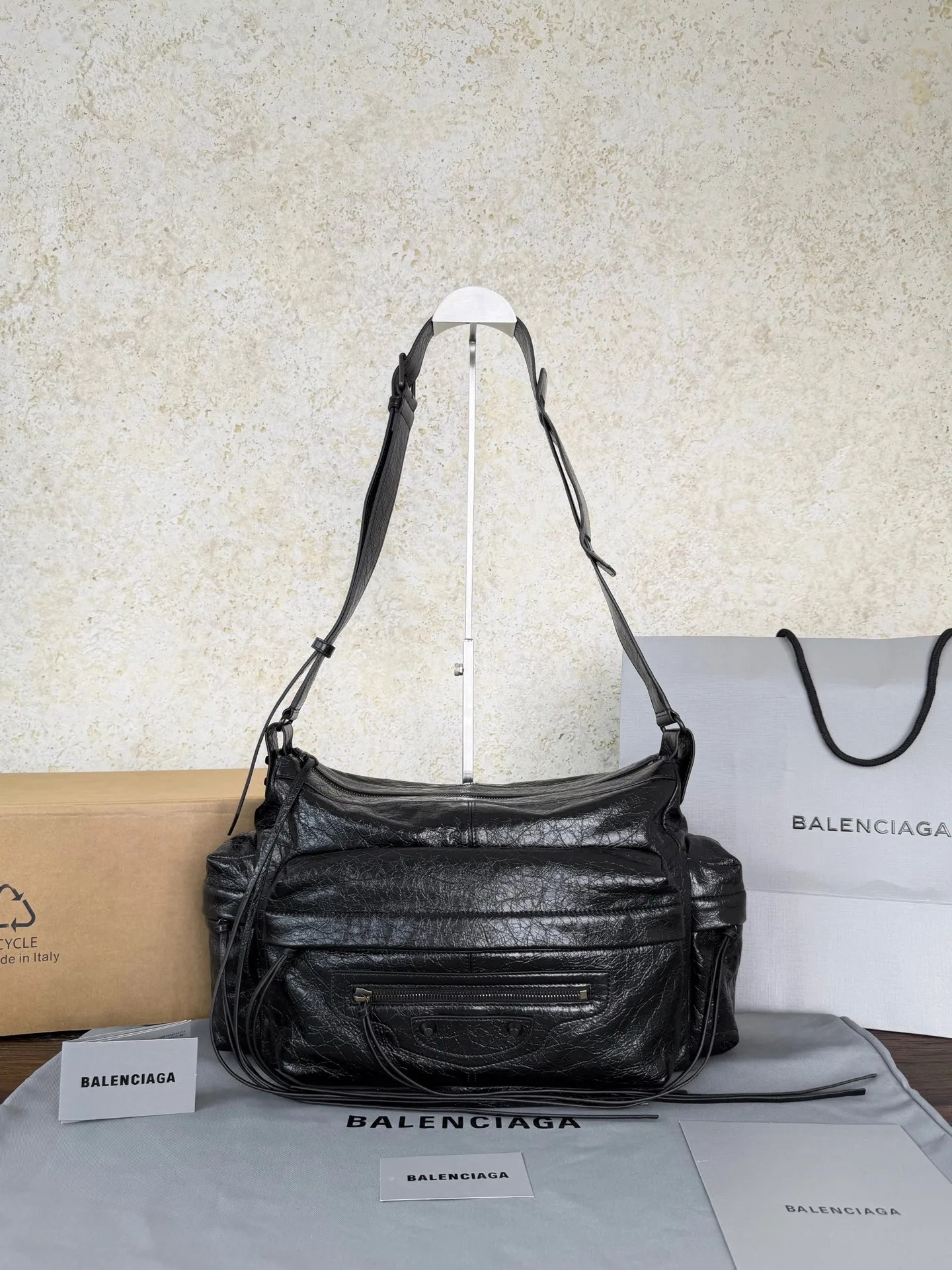 Le City Multipocket Crossbody Bag  42x  16x  26cm