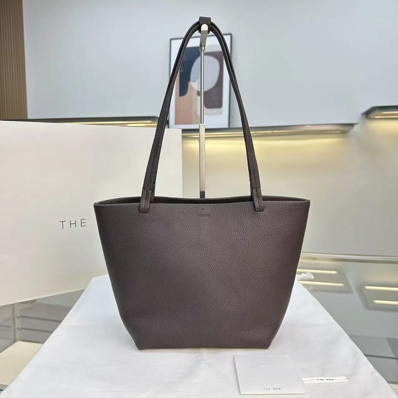 더 로우 Medium Park Tote35 x 22 x 15.2 cm